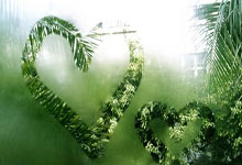 爱游戏：[NBA]洛佩斯手递手传球 利拉德不讲理三分命中.